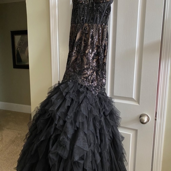 Black mermaid prom dress - Picture 6 of 7